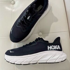 HOKA Arahi 7 women's running shoes